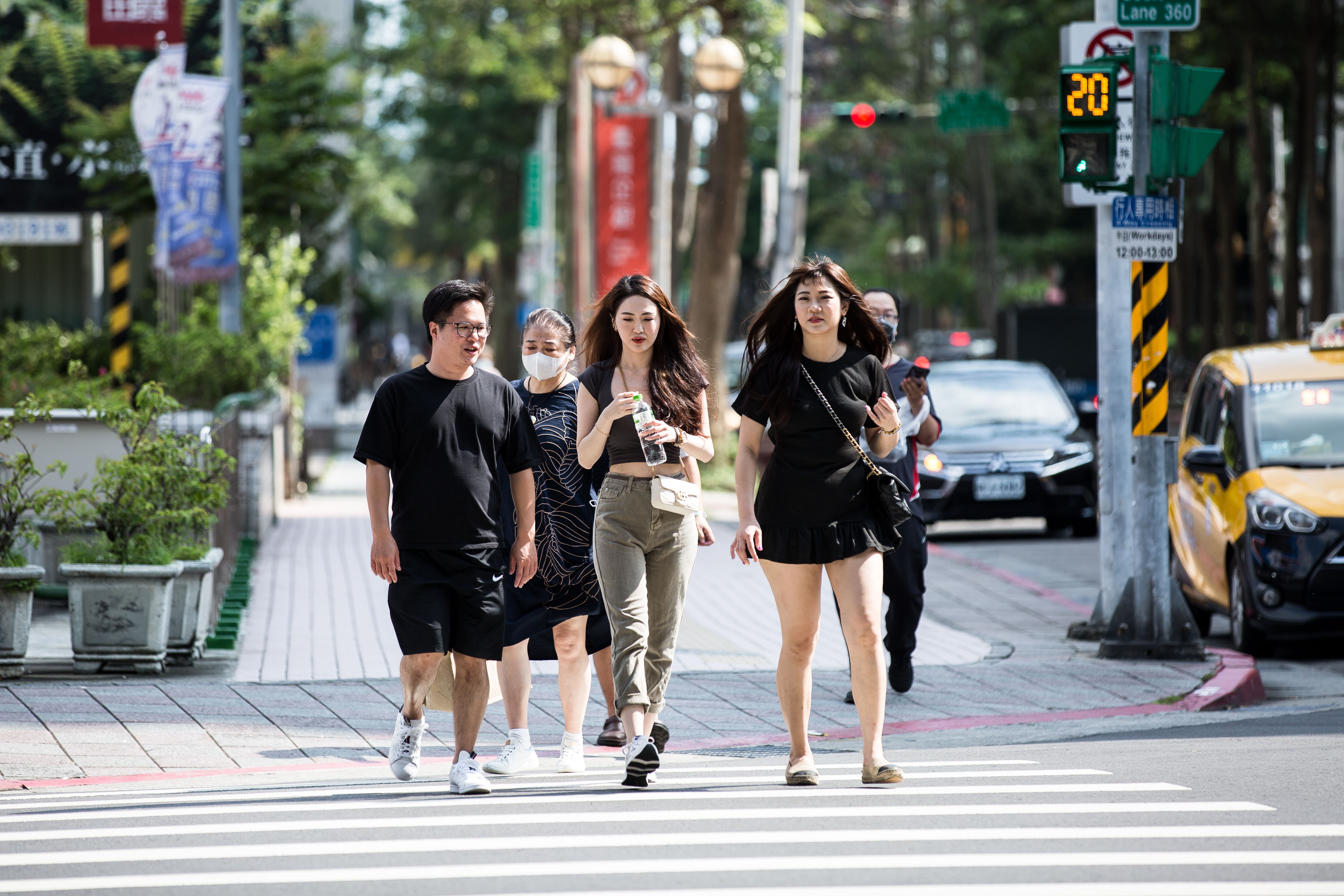 白天溫暖微熱！西半部高溫約28至31度　北部空氣品質亮紅燈