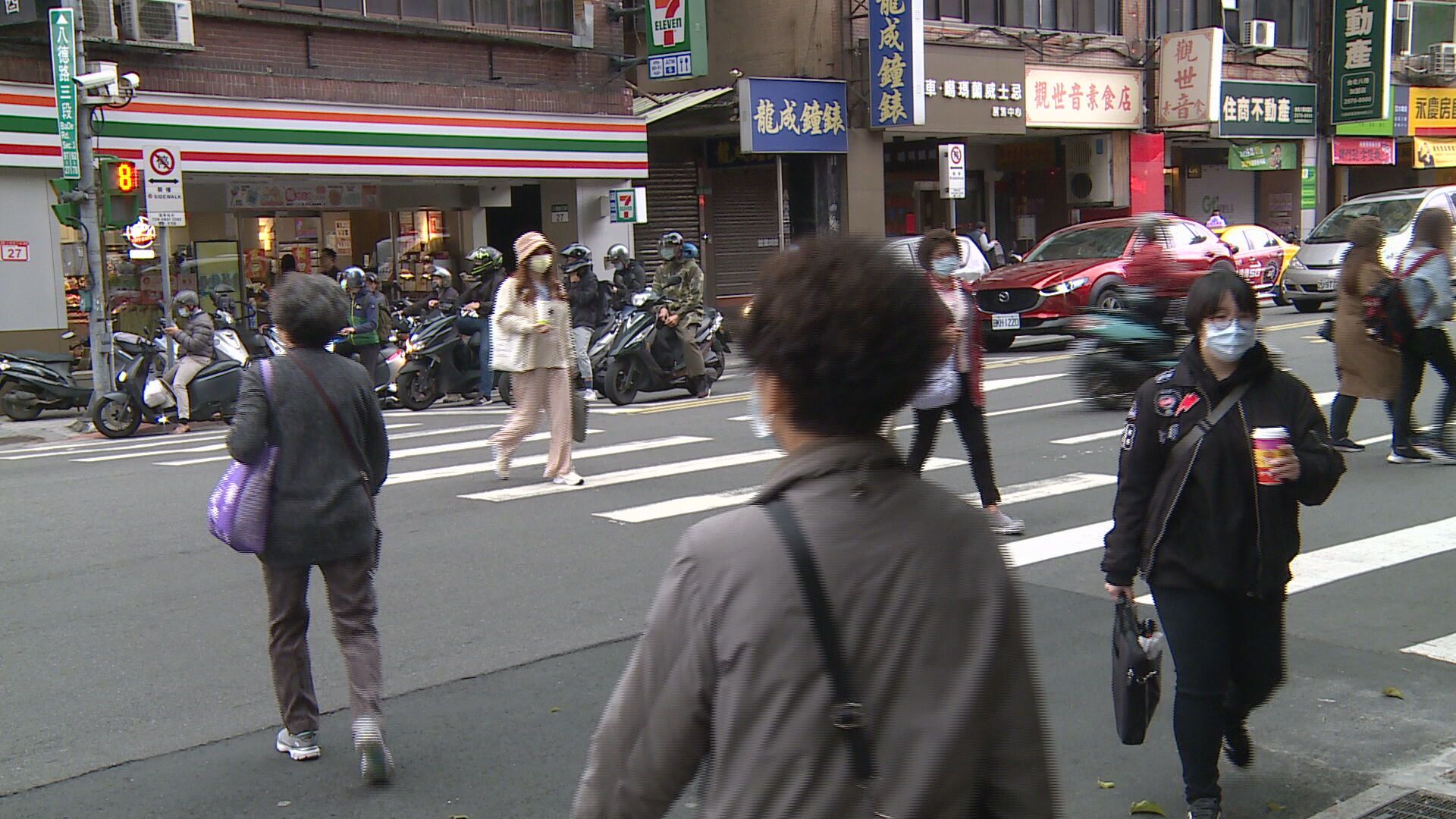 玉山下3月雪！各地天氣寒冷　晚起冷空氣南下「恐達寒流等級」