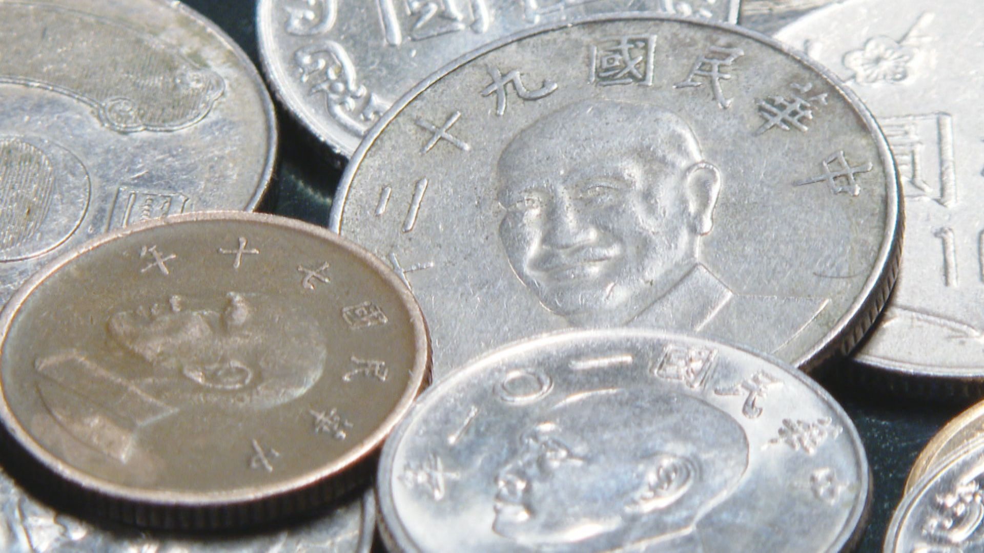 食藥署修正食安規範6/4上路 攤販「找錢又摸食物」最重罰2億