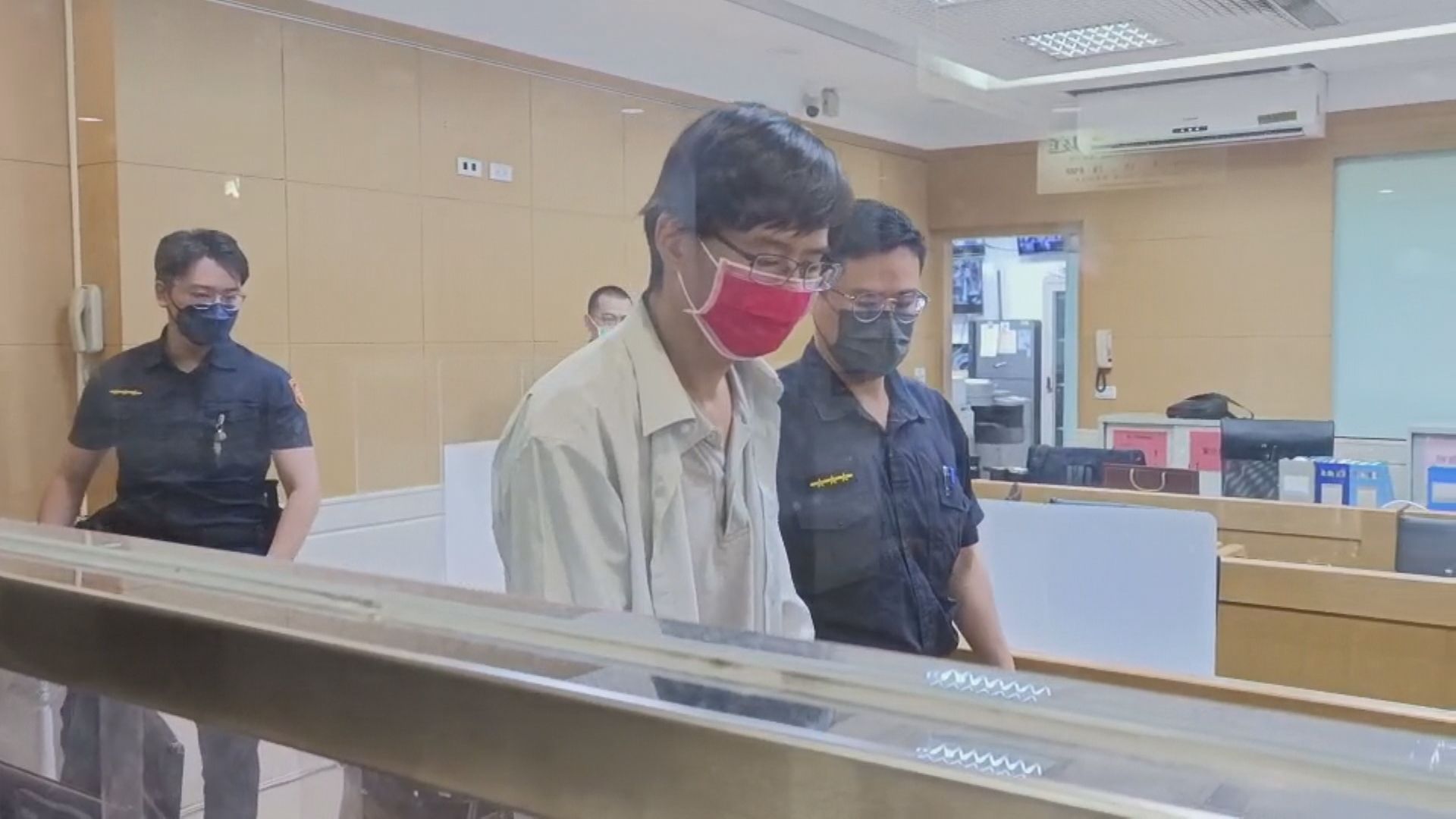 鄭建炘2022年參選北市議員期間被檢舉發放走路工，以10萬元交保。（資料畫面）