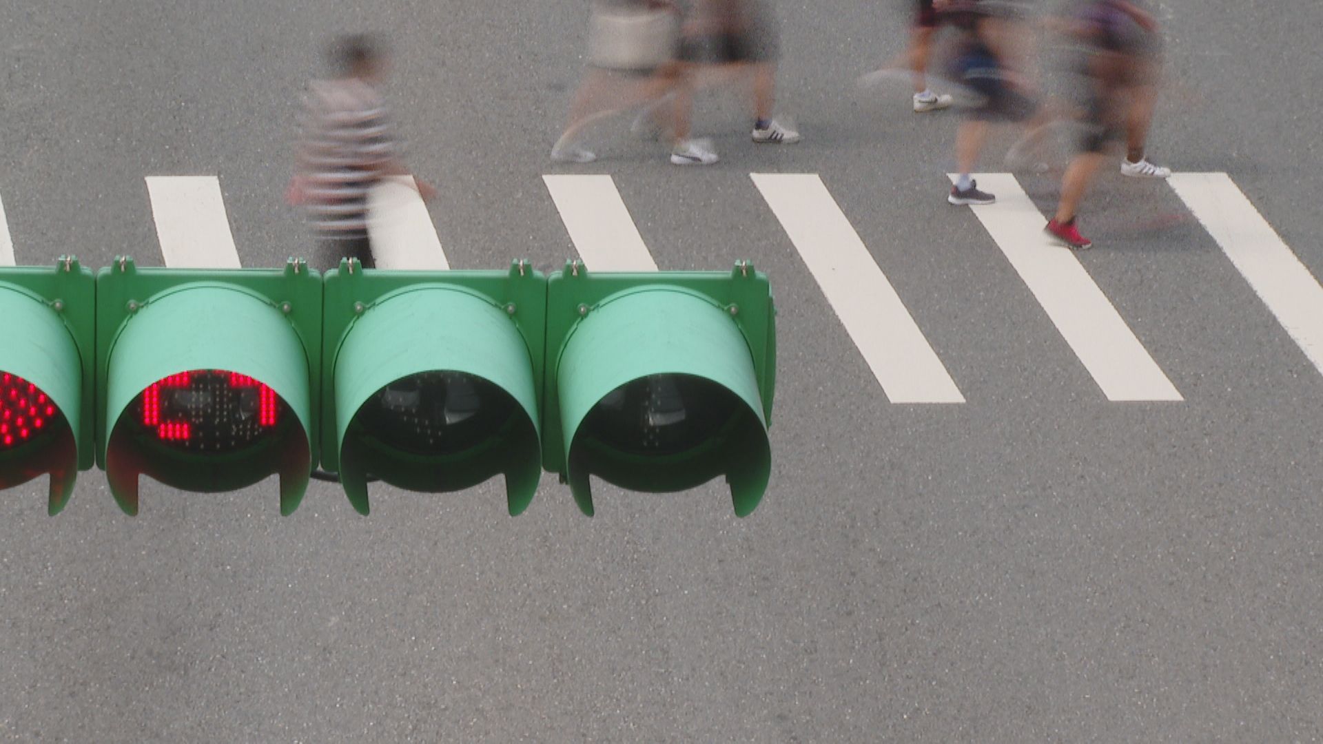 改善行人地獄！北市清晨413處路口　閃燈改紅綠燈