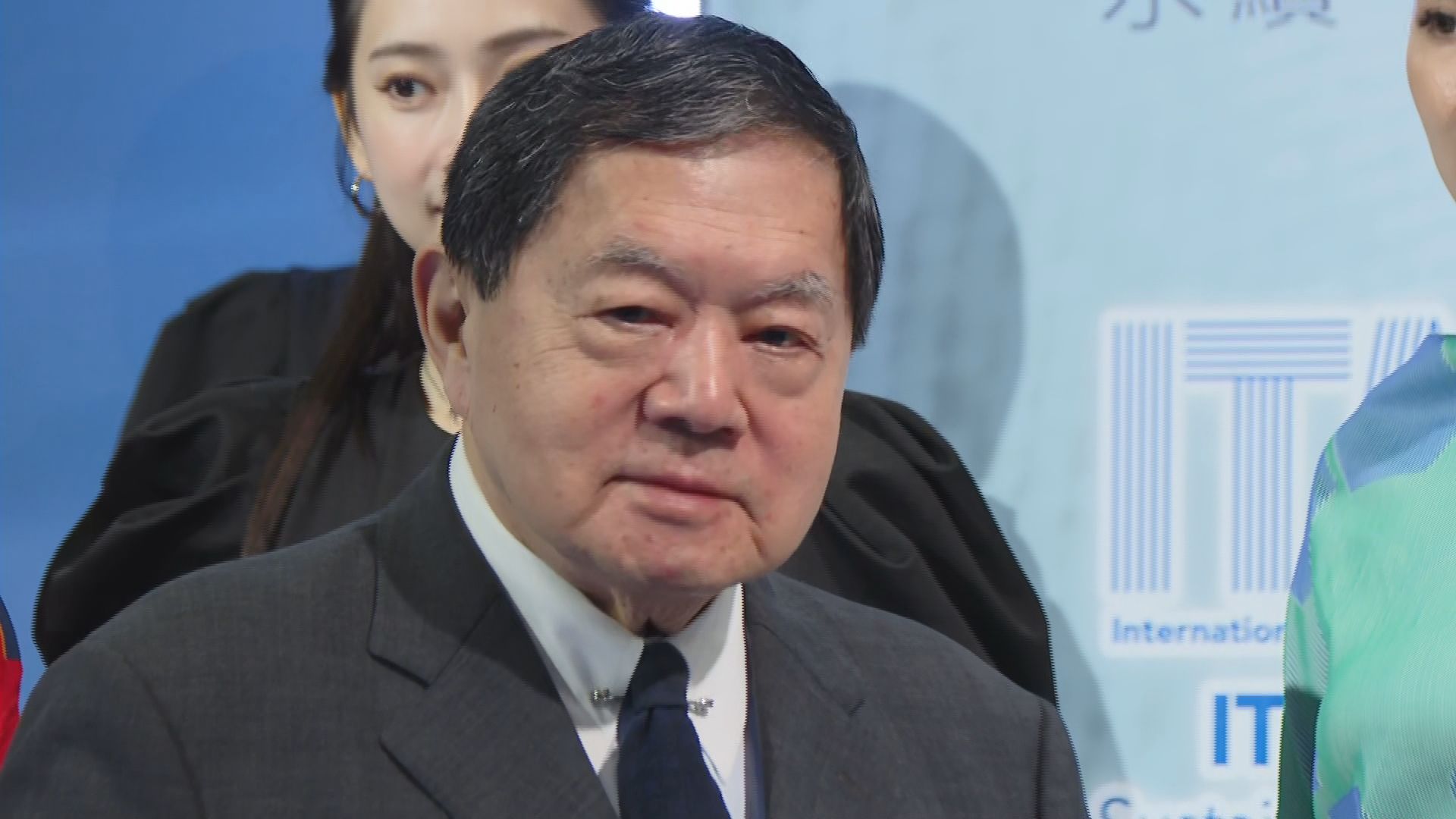 推銷黃仁勳外套失敗後缺席股東會　徐旭東兒代打：超人也會感冒