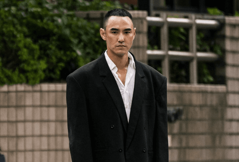 阮經天騎千萬重機跑山「無後照鏡、車衣」　網喊：三害除一下