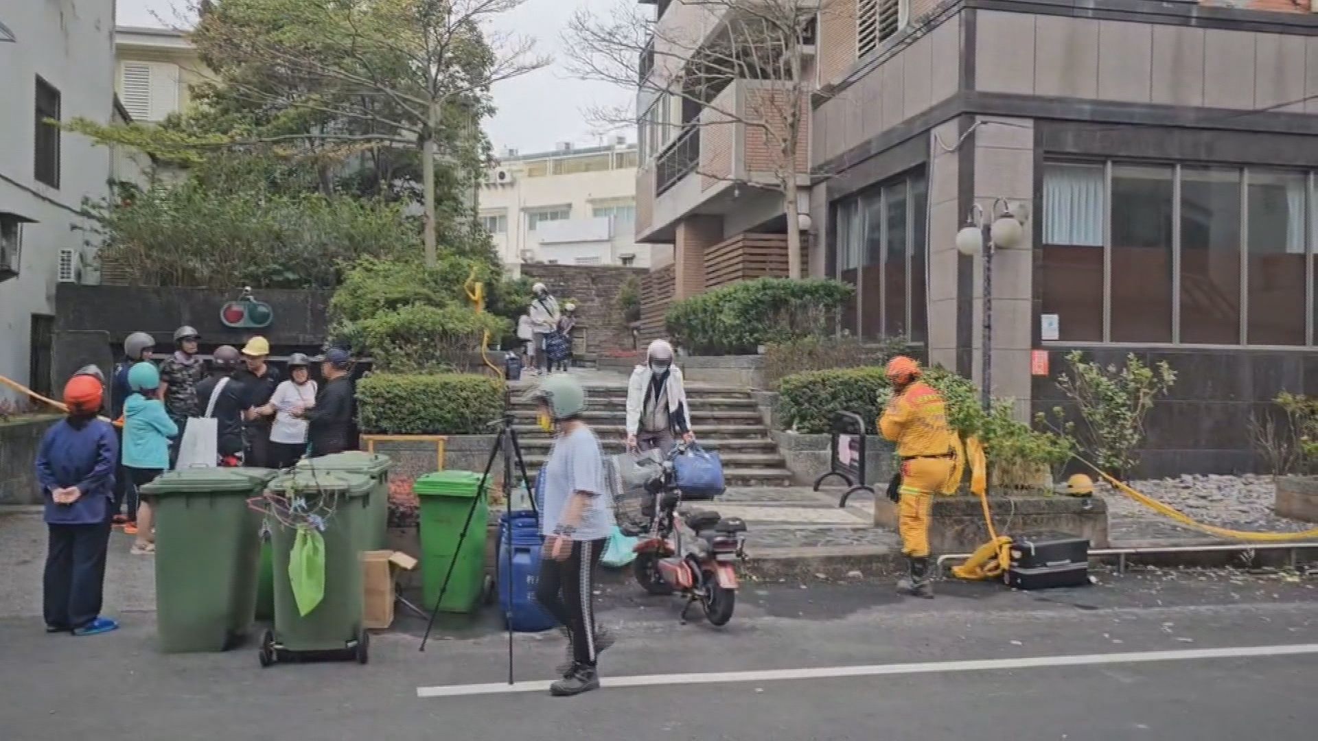 花蓮山海關大樓住戶今返家收家當 前衛生署長葉金川也是受災戶