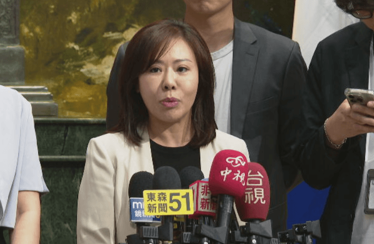 李彥秀陷美國房產、綠卡爭議　駁斥雙重國籍「授權內政部查證」