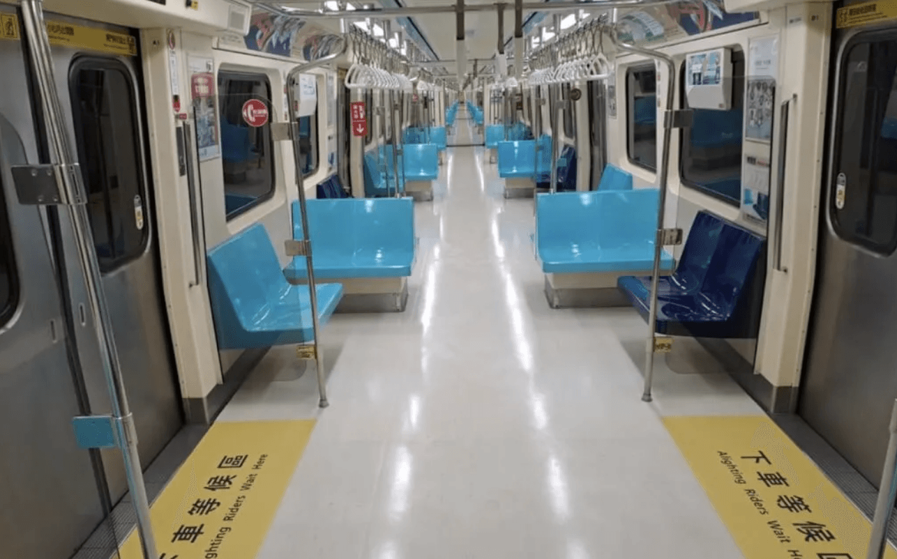 圖文作家偷拍乘客稱「捷運日記」　遭網撻伐道歉：已刪除