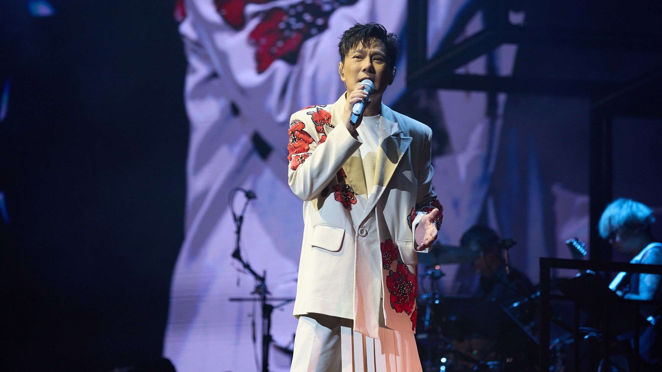 華語樂壇第一人!張信哲杜拜開唱 重金打造全新《未來式♾️》