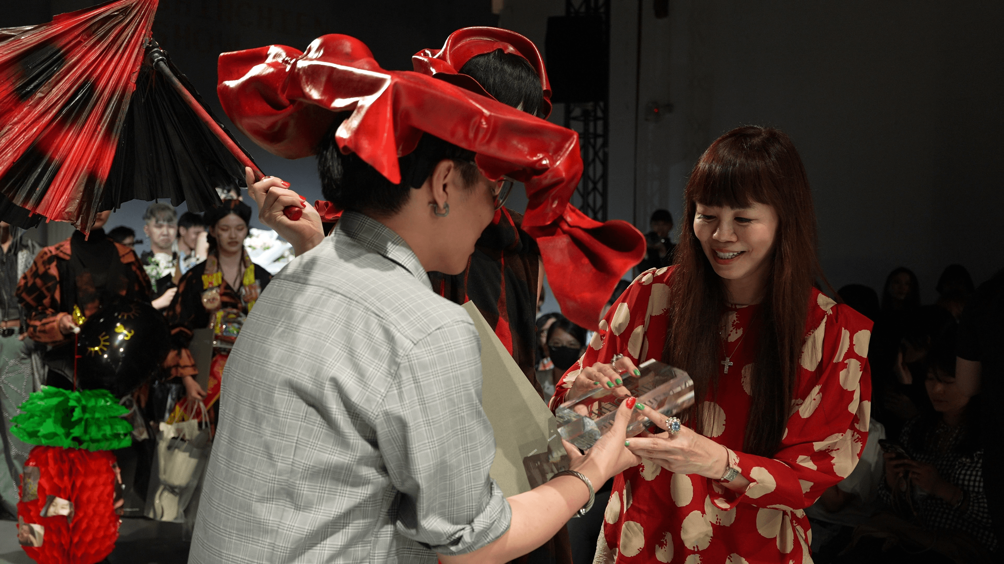 溫筱鴻同時也是時尚推手，培育產學合作不遺餘力。（鏡新聞）