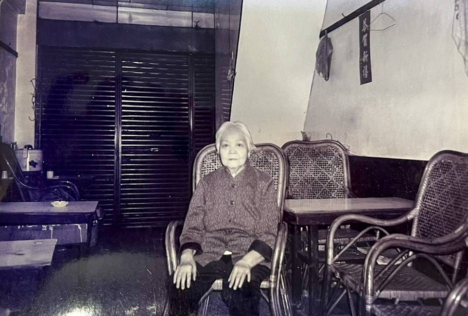 中華商場時代的茶館。(黃永銓提供)