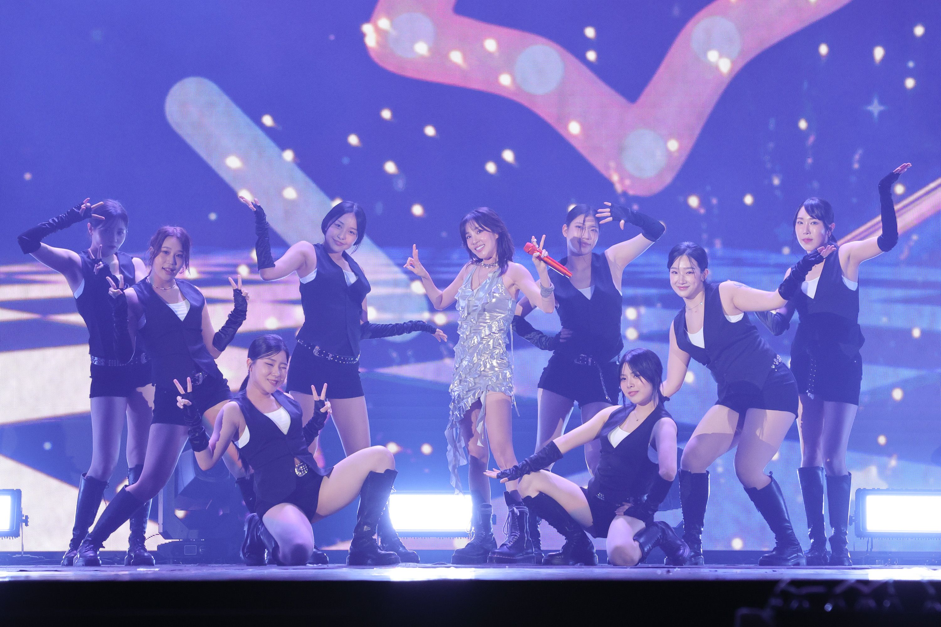 DARA今晚帶來solo夯曲及2NE1的組曲。( COME ON JKSSP提供)