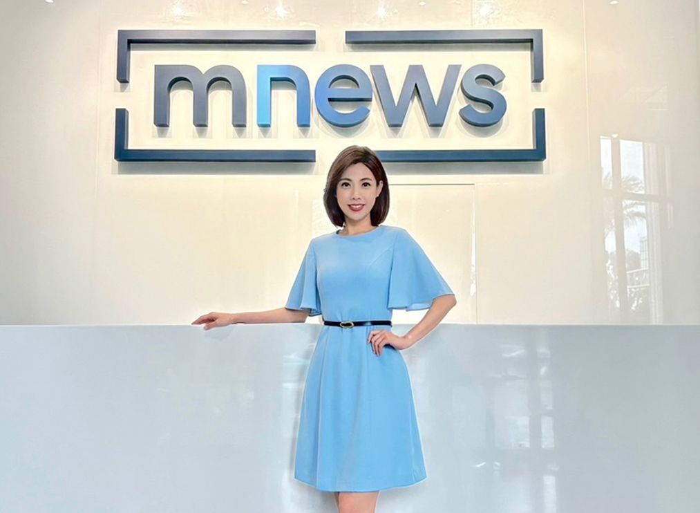 主播潘照文颱風來臨期間每2-3小時就會「自動醒來」，滑手機觀看最新颱風動向。