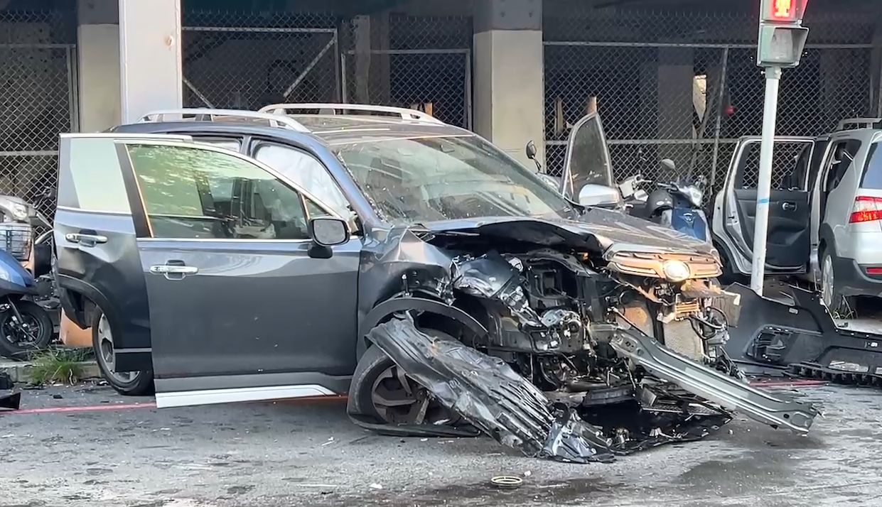 成大女職員校門口暴衝致1死4傷　自知患癲癇仍駕車過失致死起訴