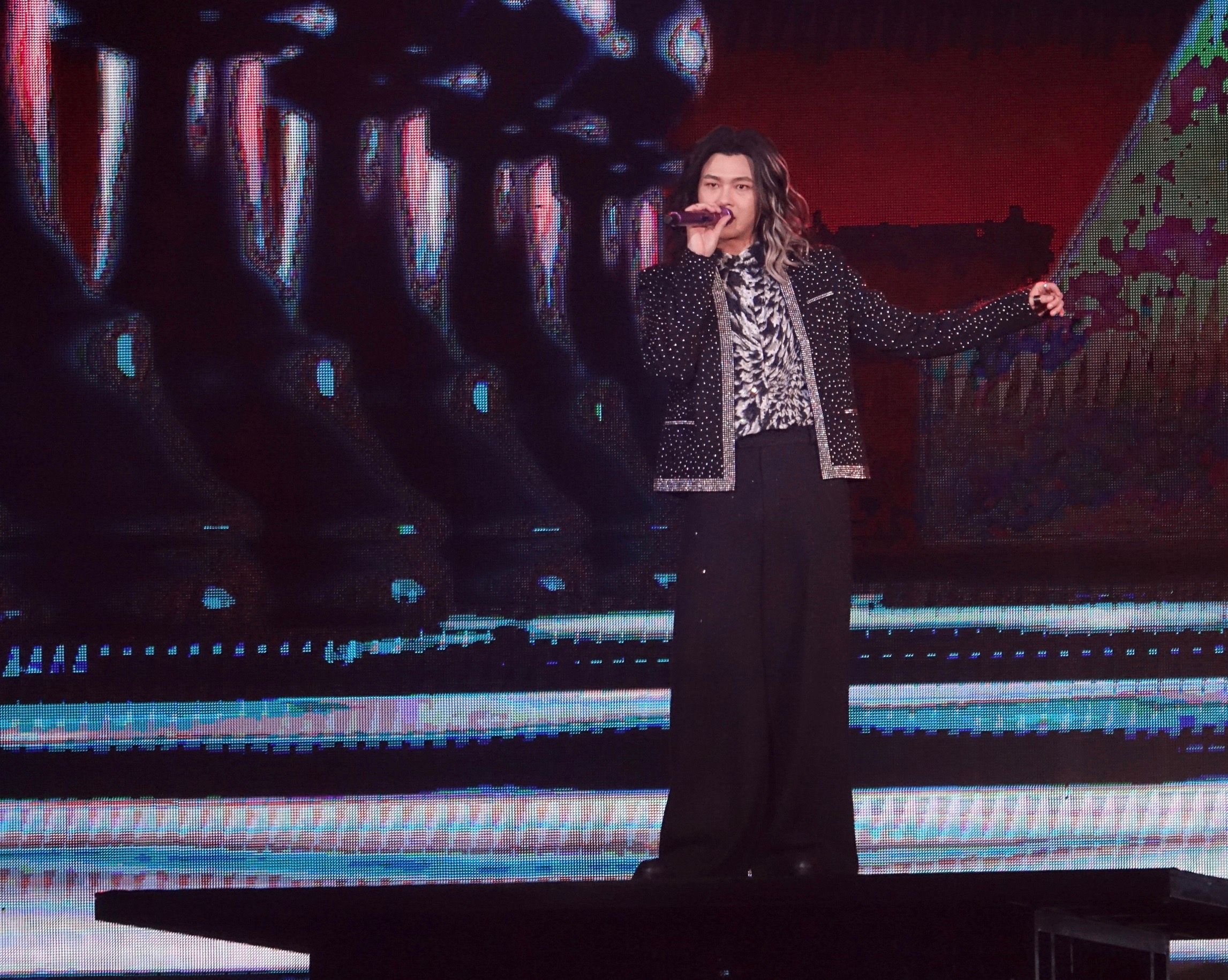 主唱聖皓今晚大飆唱功。（陳德興攝）