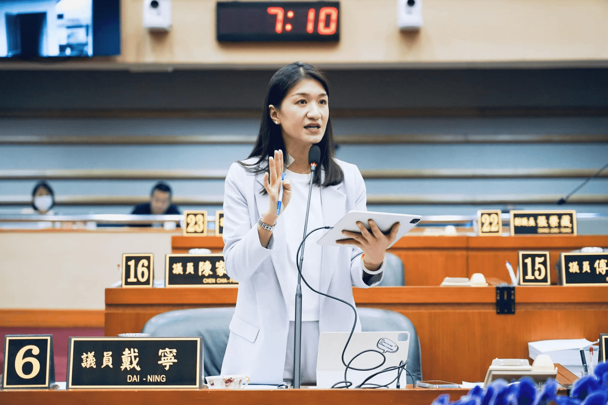 「4連霸議員」詐助理費判5年6月定讞 戴寧發監台中女子監獄執行