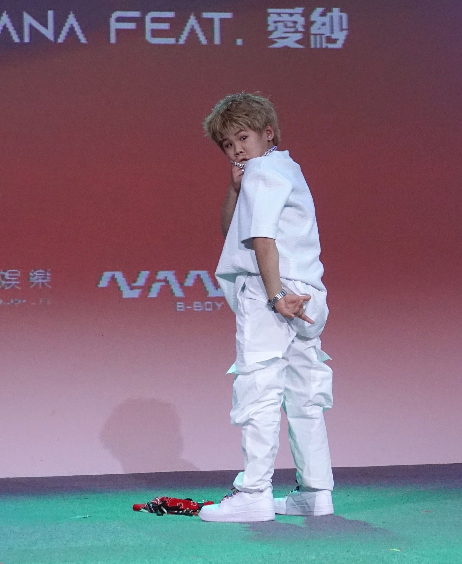 NANA挑戰當唱跳歌手。（陳德興攝）