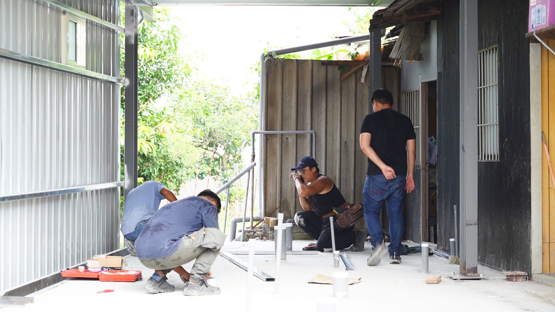 工班設計師也被騙？裝潢界「接案蟑螂」手法進化？　十多人受騙仍橫行雙北　台中工班遭黑道押｜是誰騙走我的家