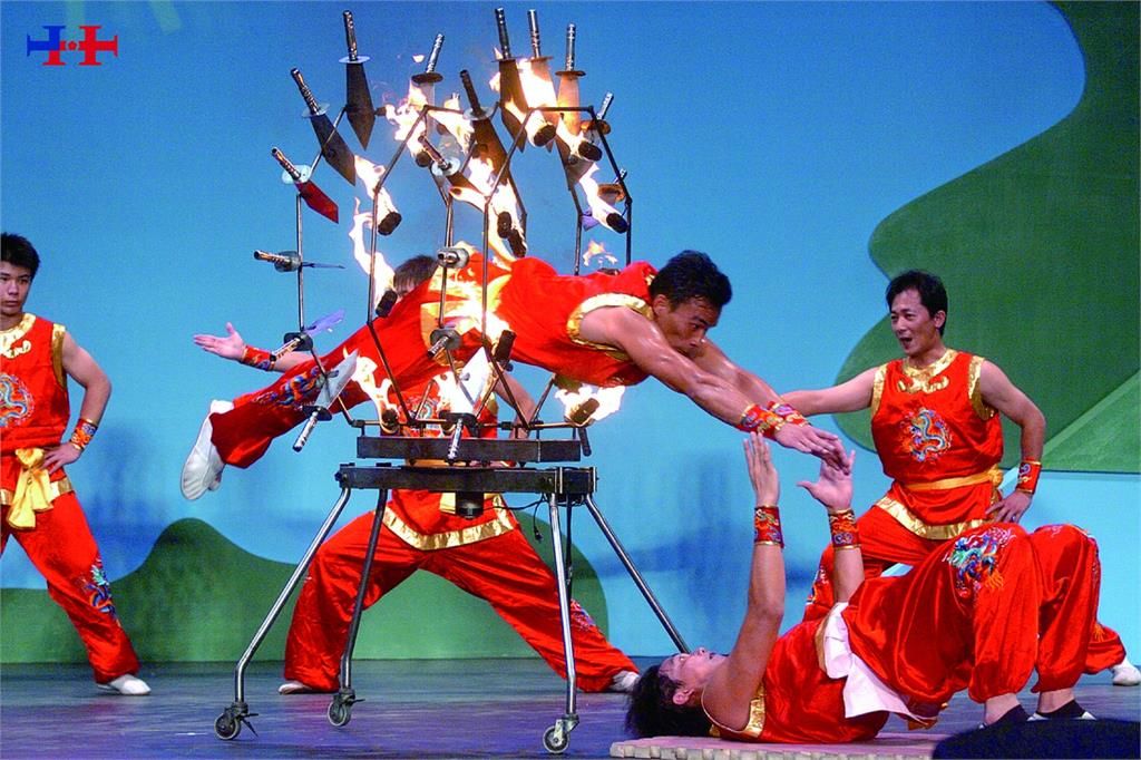 國慶表演驚現「跳火圈」網友傻眼　慶籌會急滅火下架照片