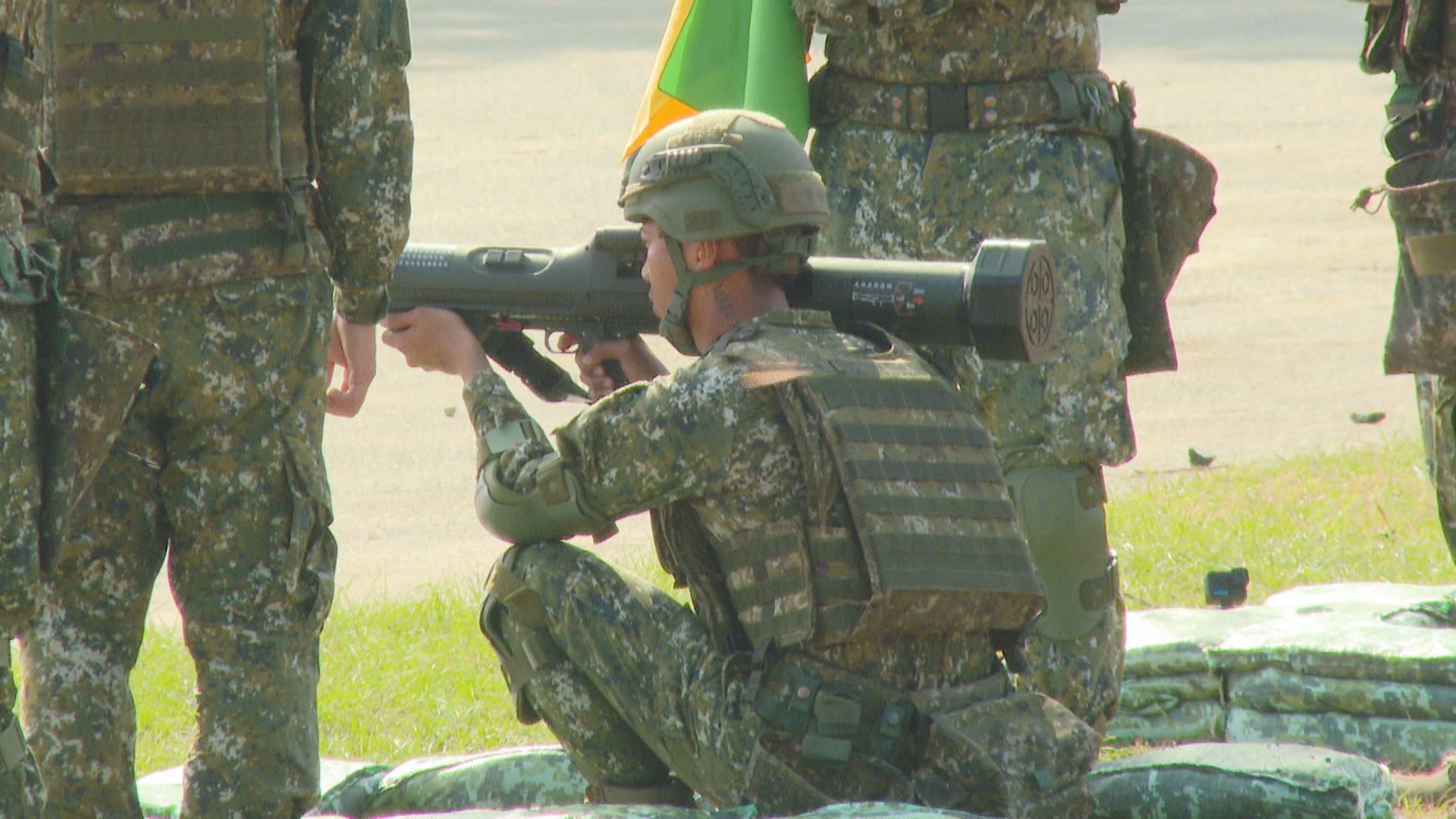 傳藍白合生變！立院「國軍加薪修法」突喊卡　民進黨團：只能尊重
