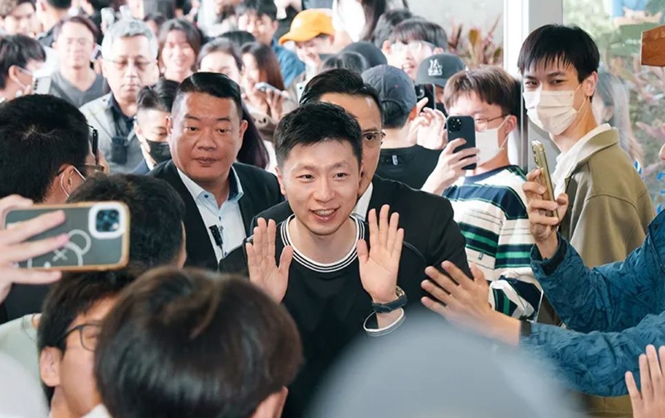 馬龍交流團涉統戰爭議　台大社科院學生會長罷免案通過