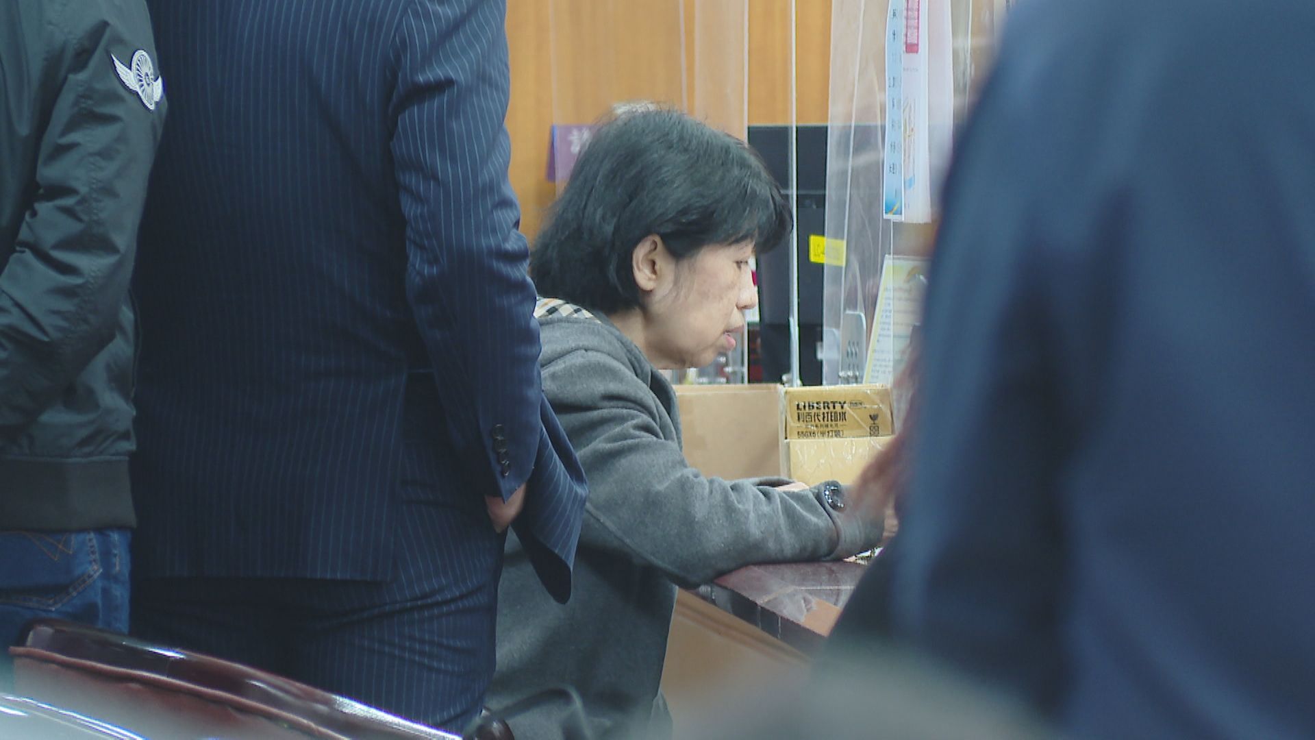 陳佩琪駁買上億豪宅「斡旋6000萬房」　陳智菡否認房仲列隊迎接