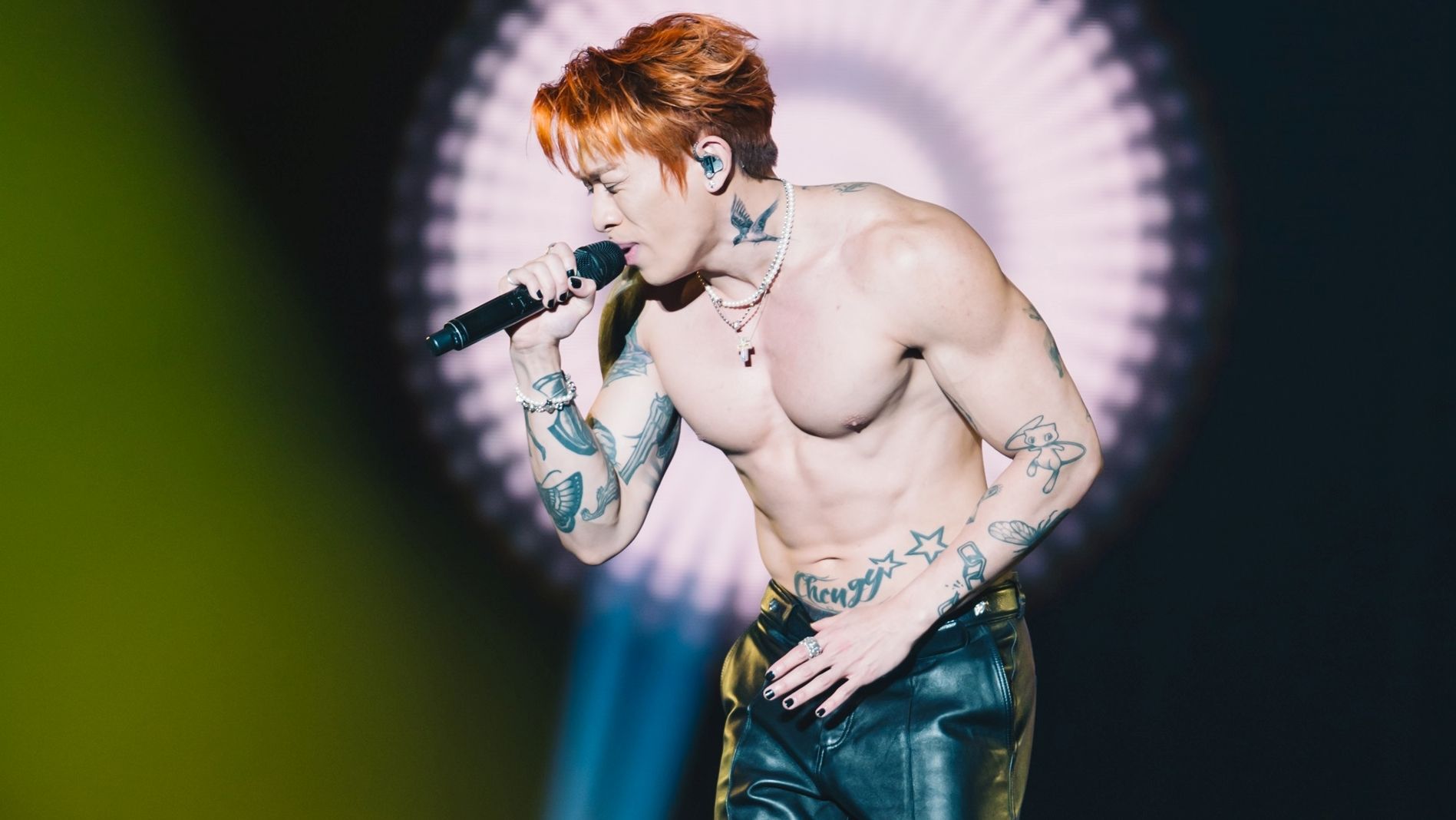 Tyson Yoshi猛肌炸裂超「胸」　甜讚：歌迷是最好暖暖包