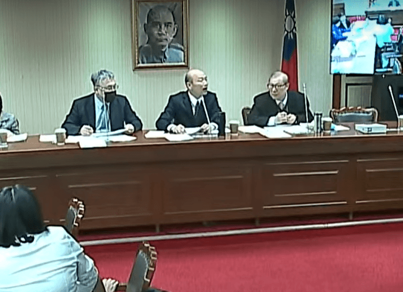 韓國瑜自嘲「我馬上要被罷免了」　喊話協商氣氛融洽點