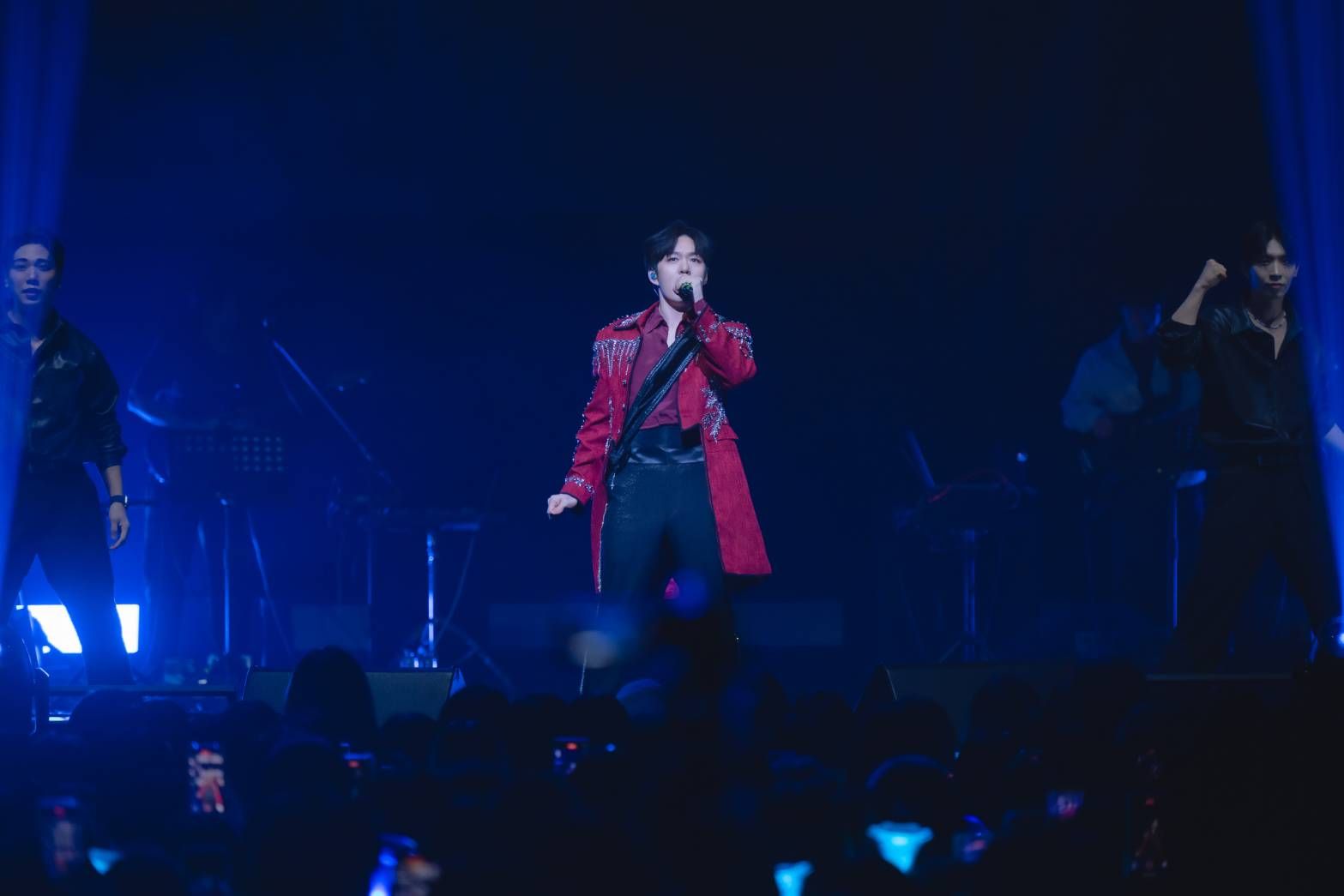 BTOB李昌燮初五開唱美聲寵粉　應景拜年喊「新年快樂」