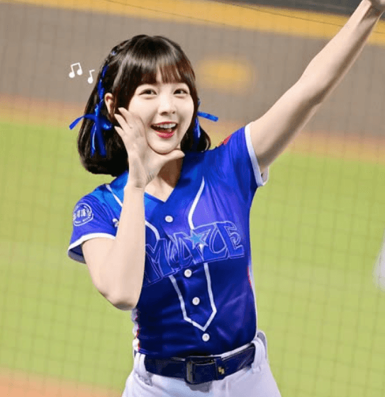 前樂天女孩隊長籃籃今也到記者會現場探班。（翻攝籃籃IG）