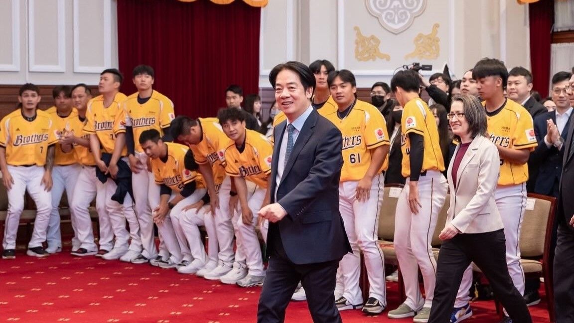 獅迷總統接見兄弟自嘲「表情管理還行吧」　蔡其昌笑虧難免有遺憾