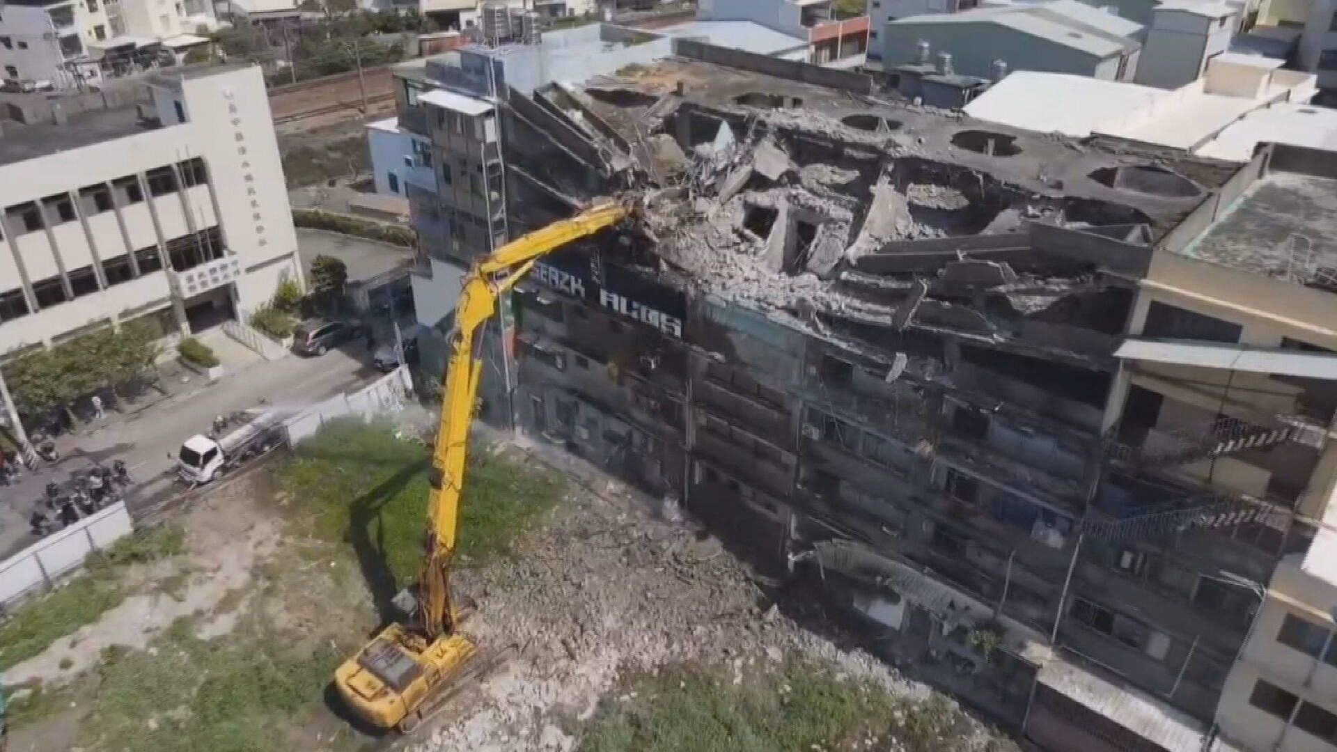 清水塌樓5、6樓開拆估3天完工　台中市府要重罰所有權人