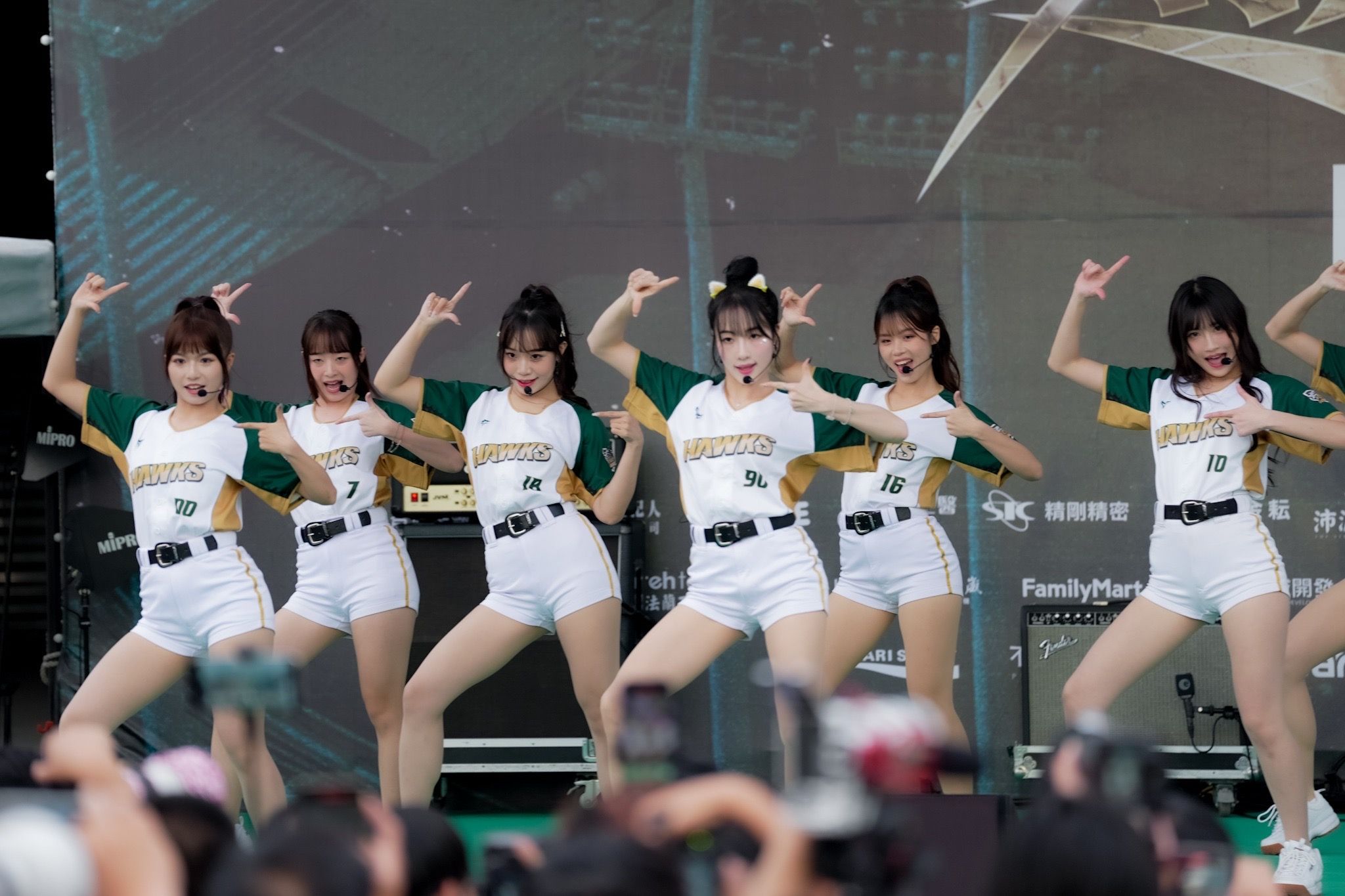 Wing Stars首以女團身分演出　單曲寫真2日完售將辦簽唱會