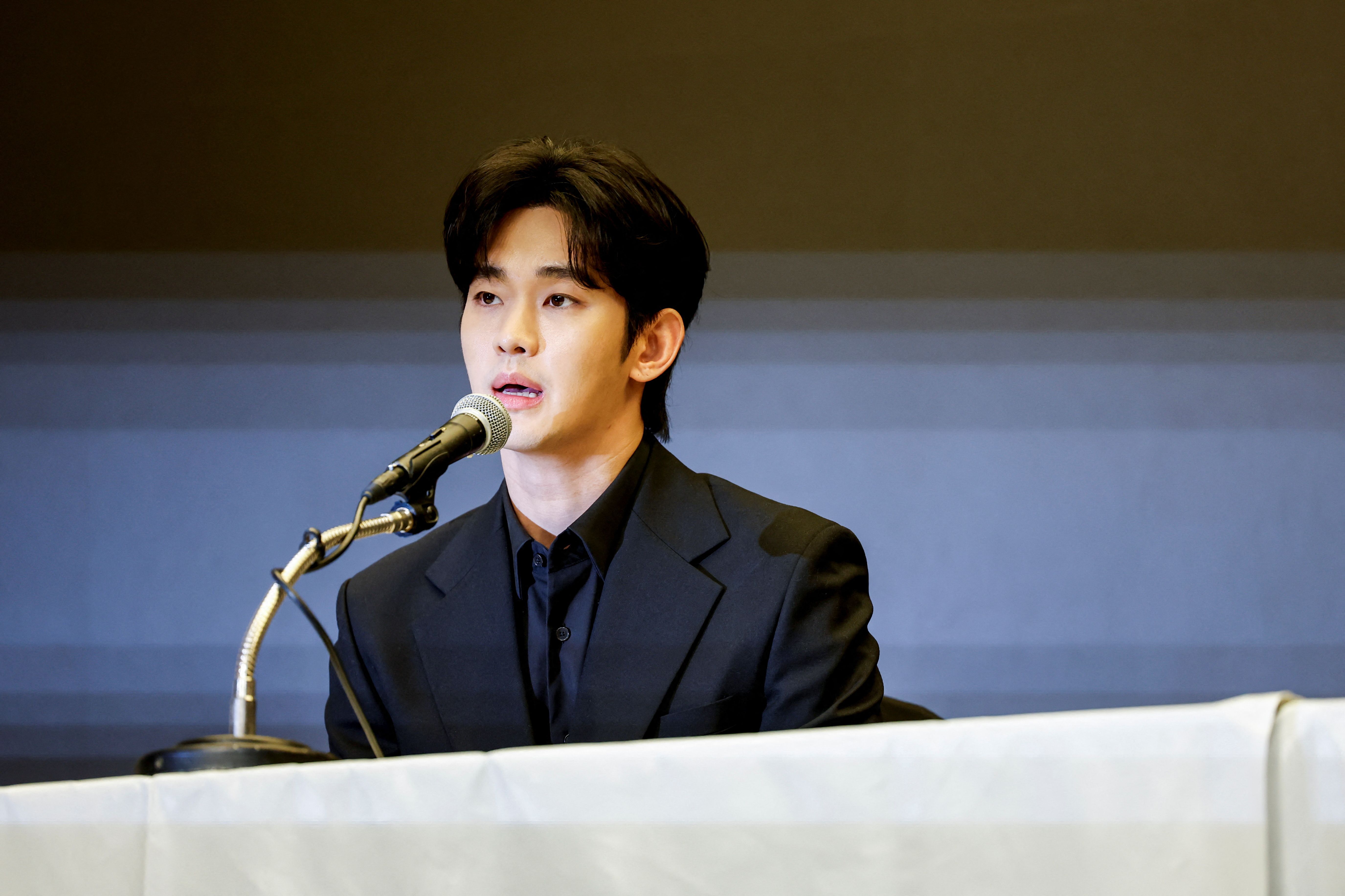 網友神解金秀賢心聲：我被影響事業　《橫豎》預告讓他「今晚滅亡」