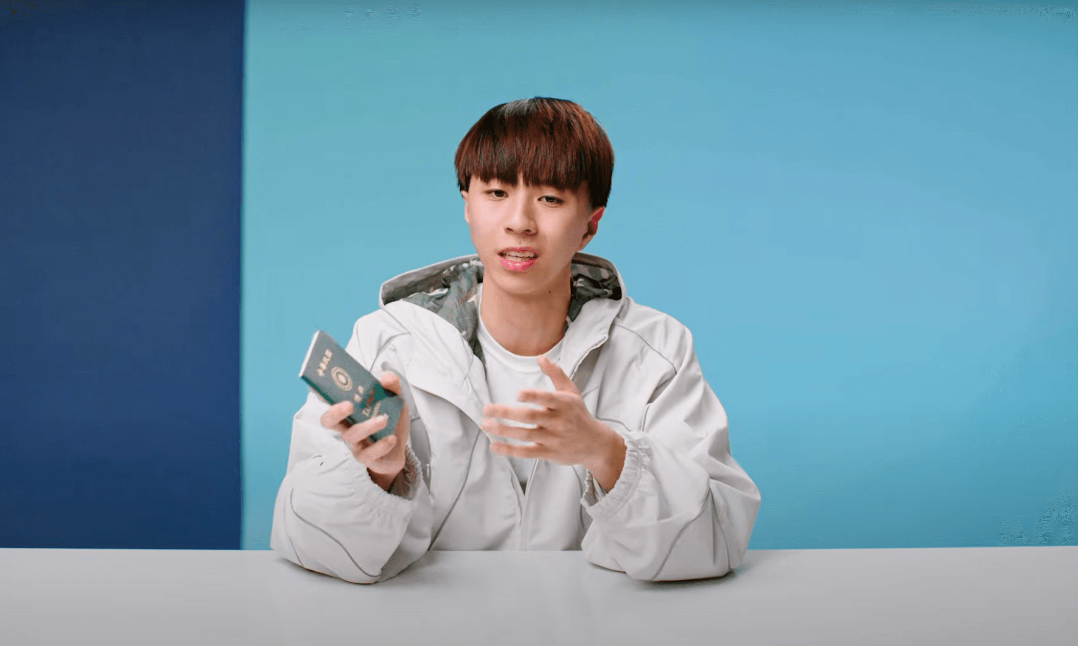 網紅Ray登美國《GQ》大秀護照　人生不可缺「台灣」和好麻吉