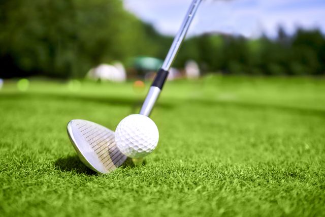 美髮師在高球場滑倒索賠255萬　「受傷還打18洞」僅判賠11萬