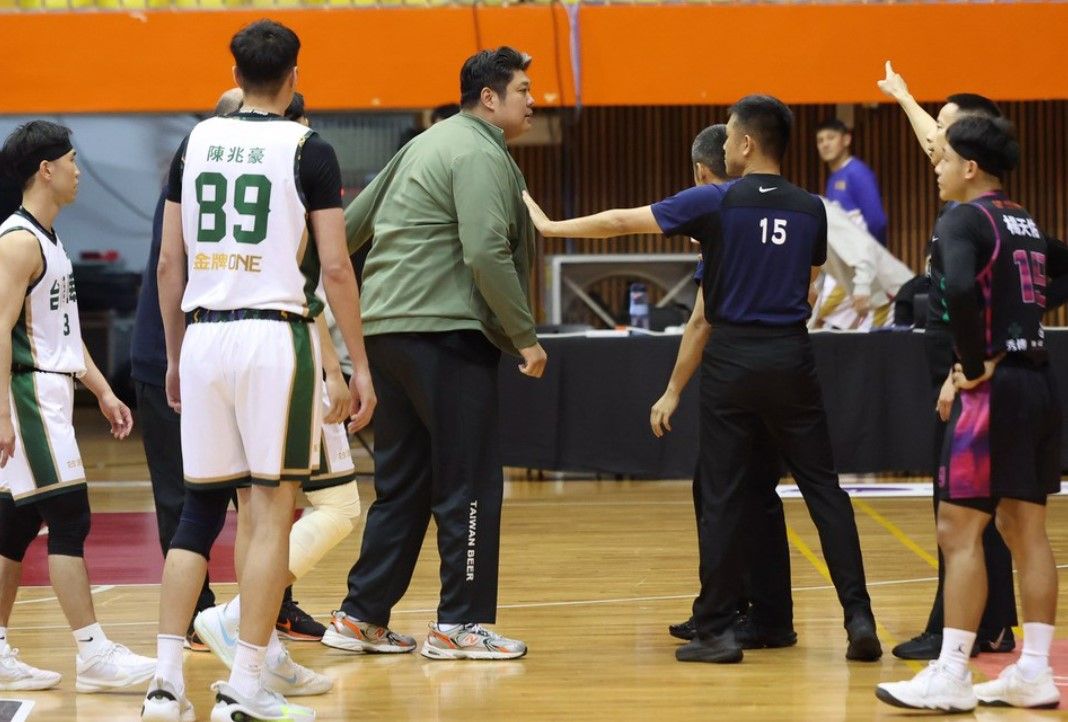 台啤助教哈孝遠帶隊罷賽　籃協祭重懲「3年不得任職、禁入場館」