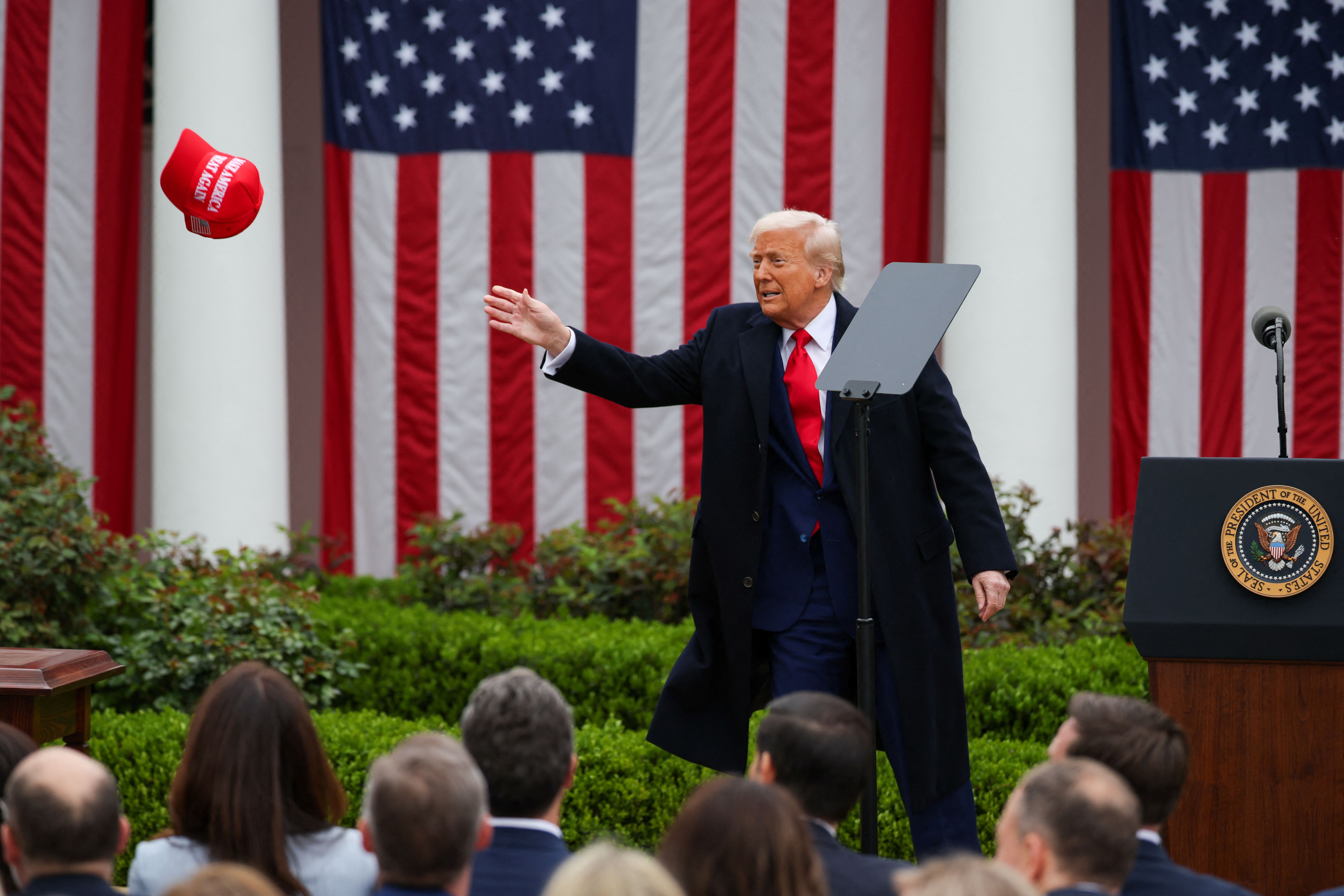 川普週邊被爆中國製　毛寧曬「MAGA」帽漲價酸對等關稅