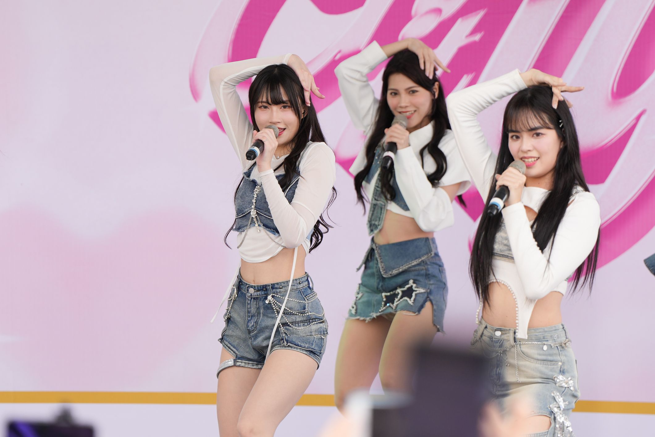 Wing Stars首場簽唱會6小時簽完1千本　粉絲熱情加大力挺到底