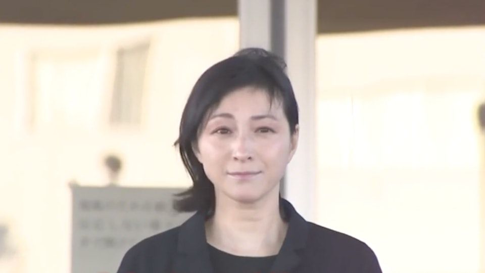 廣末涼子提前3天獲釋　鞠躬謝罪「深刻反省、努力康復」