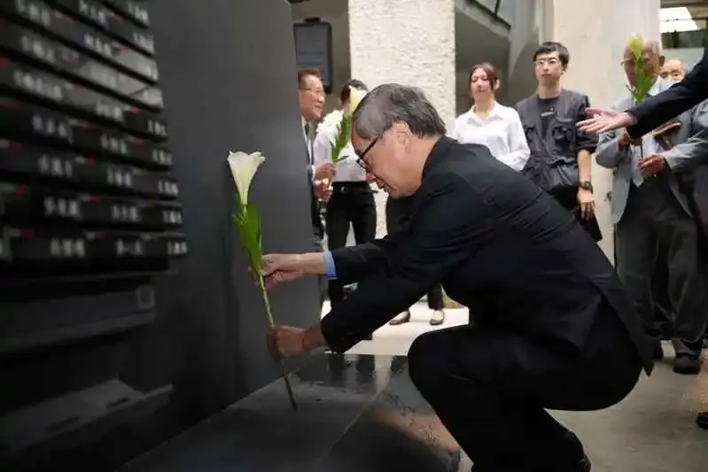 舅舅白色恐怖遭槍決無名下葬　李遠人權紀念碑錄名揭牌「與他相遇」