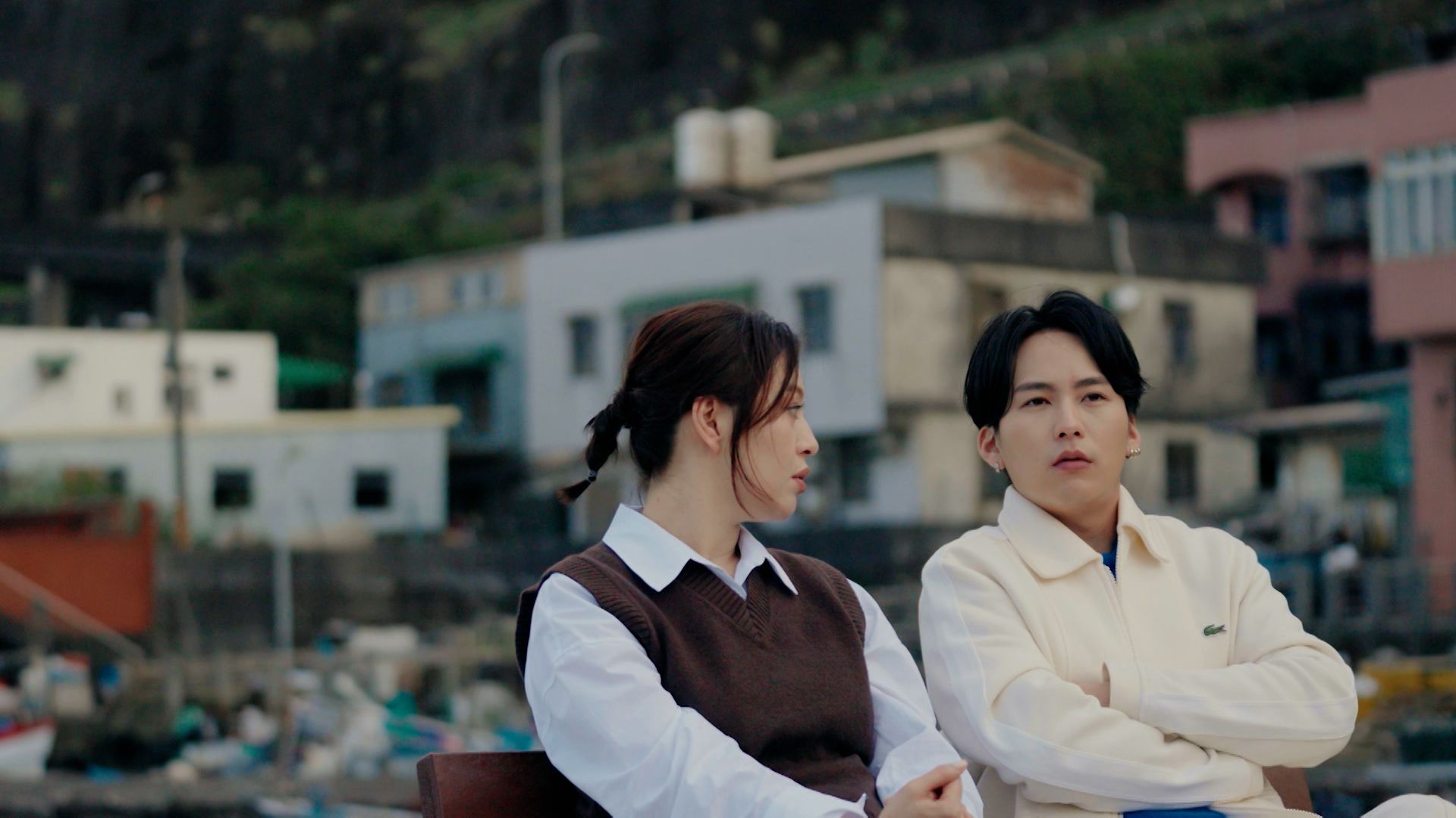 巫建和(右)不想當散打教練，而走上演員這條路。