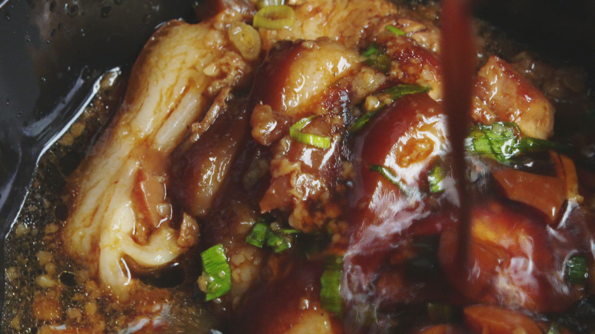 黃仁勳愛店「富霸王豬腳」5月喊漲　「一杓滷汁」貴10元