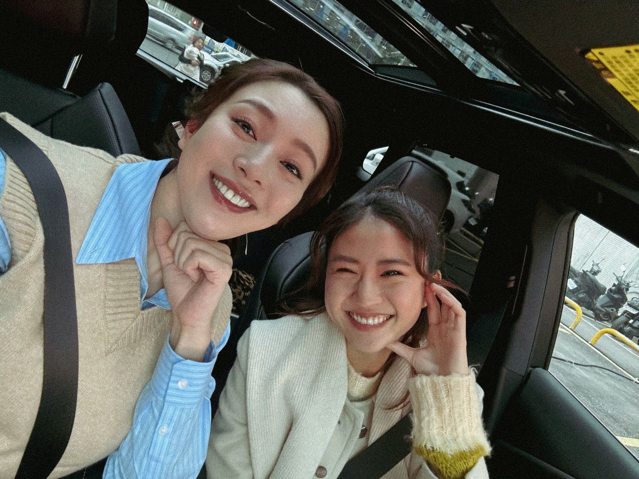 9m88(右)許願能跟孔劉拍感情戲。