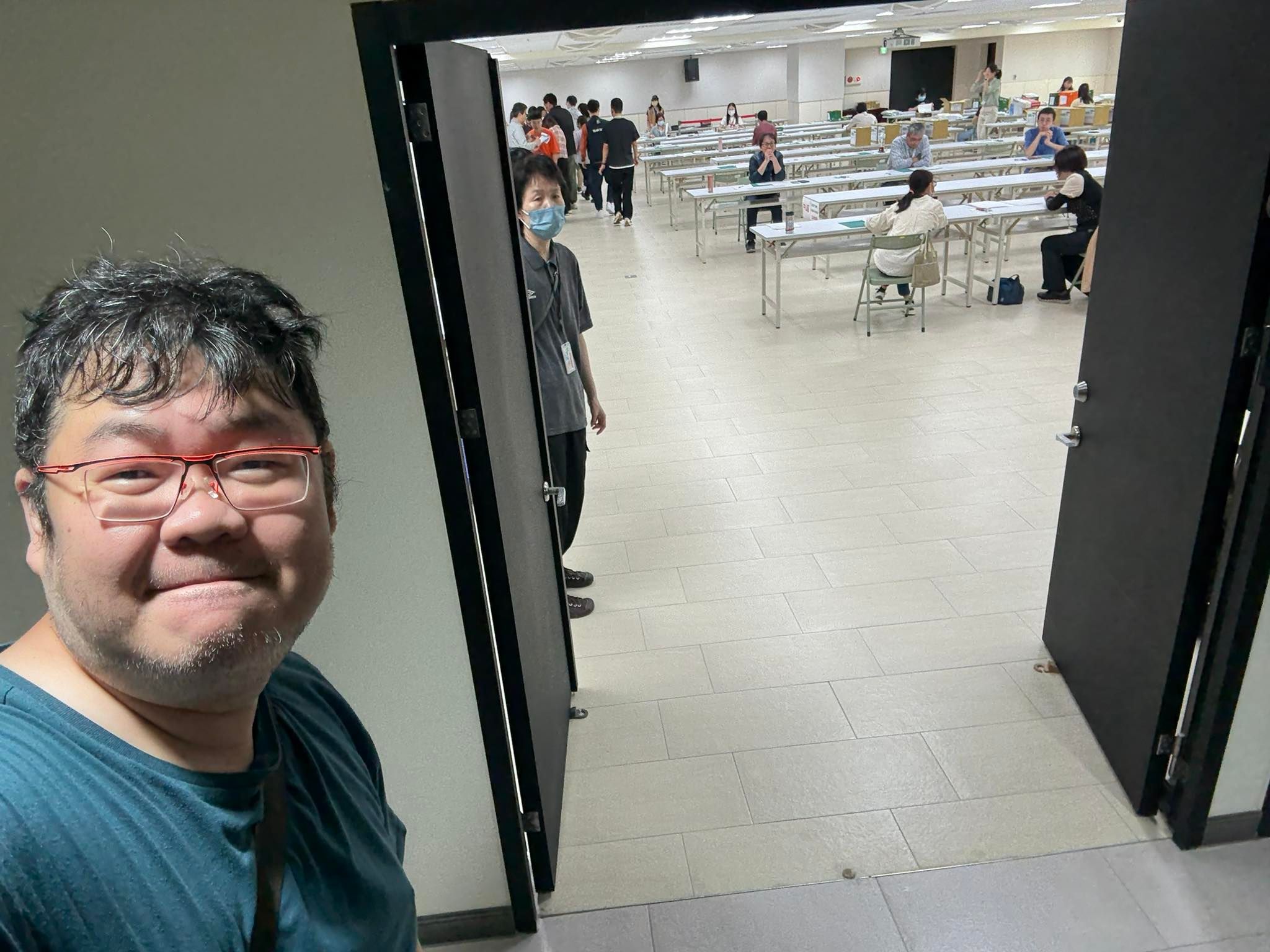 四叉貓曬報稅單通告費海賺57.2萬　點名「感謝徐巧芯、柯文哲」