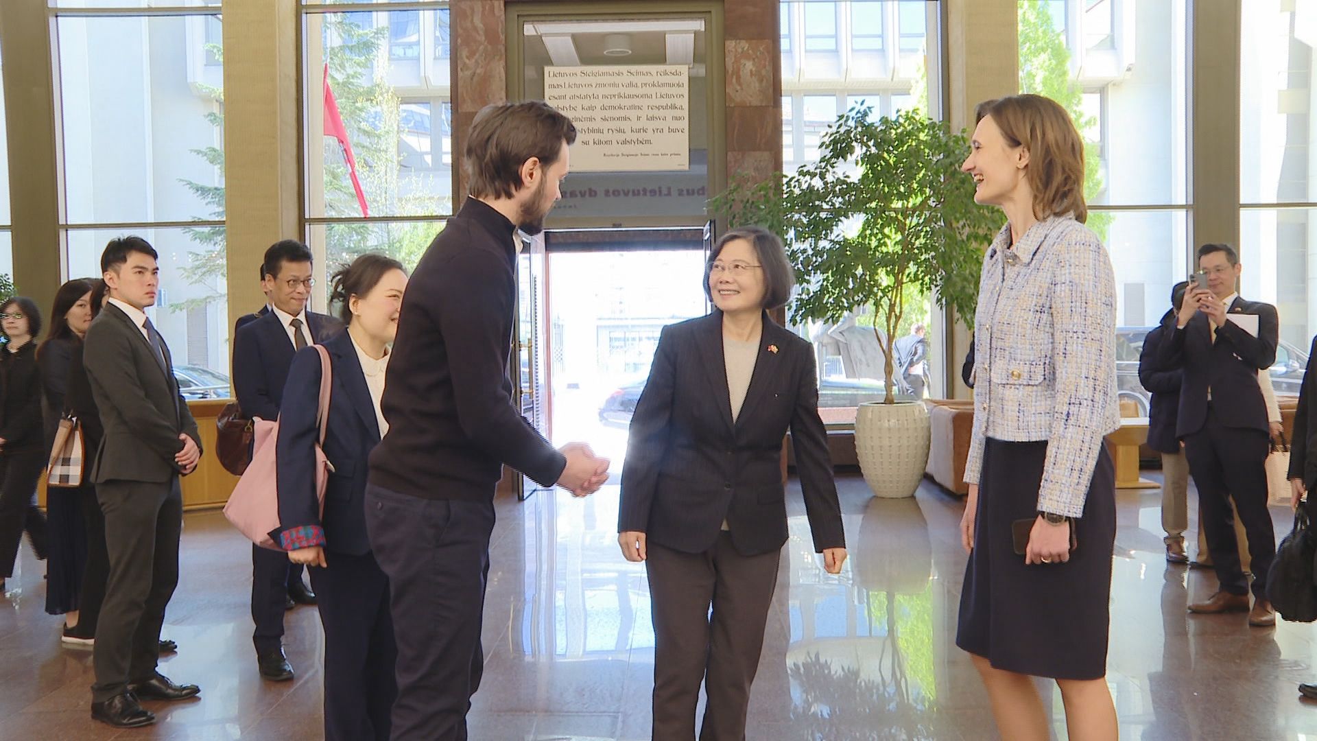 蔡英文見證！台灣與立陶宛簽署合作意向書　聯手援助烏克蘭排雷