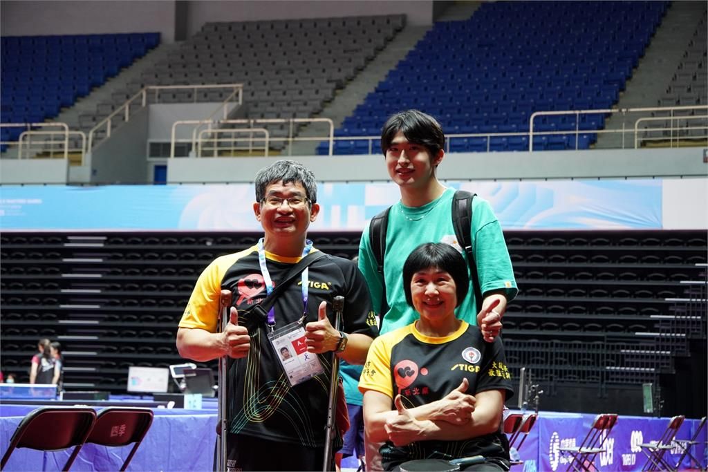 盧碧春兒子也到場為她應援。（新北市政府提供）