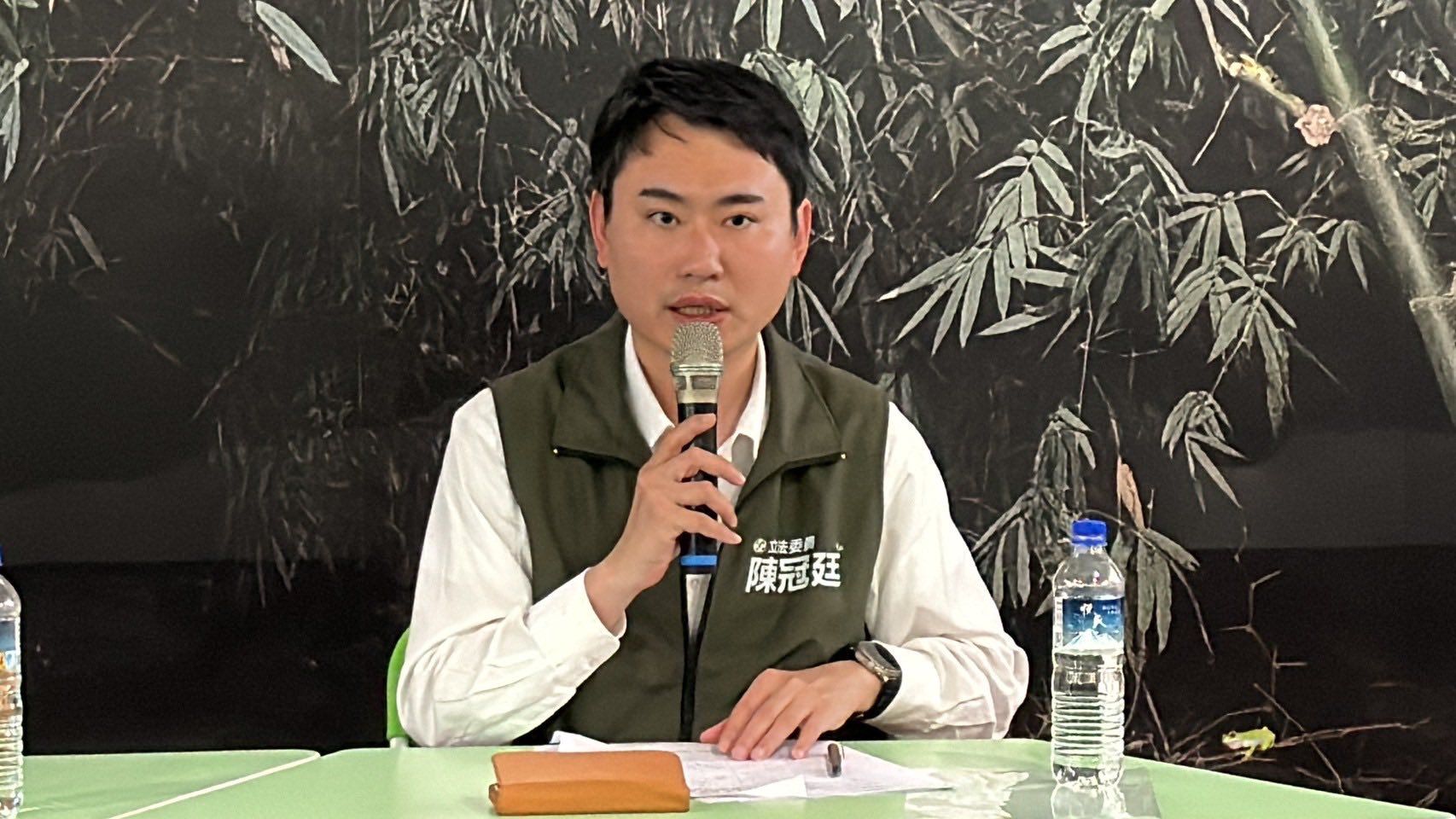 夫婦「根本沒簽」卻成正副領銜人　陳冠廷轟國民黨應向全民道歉