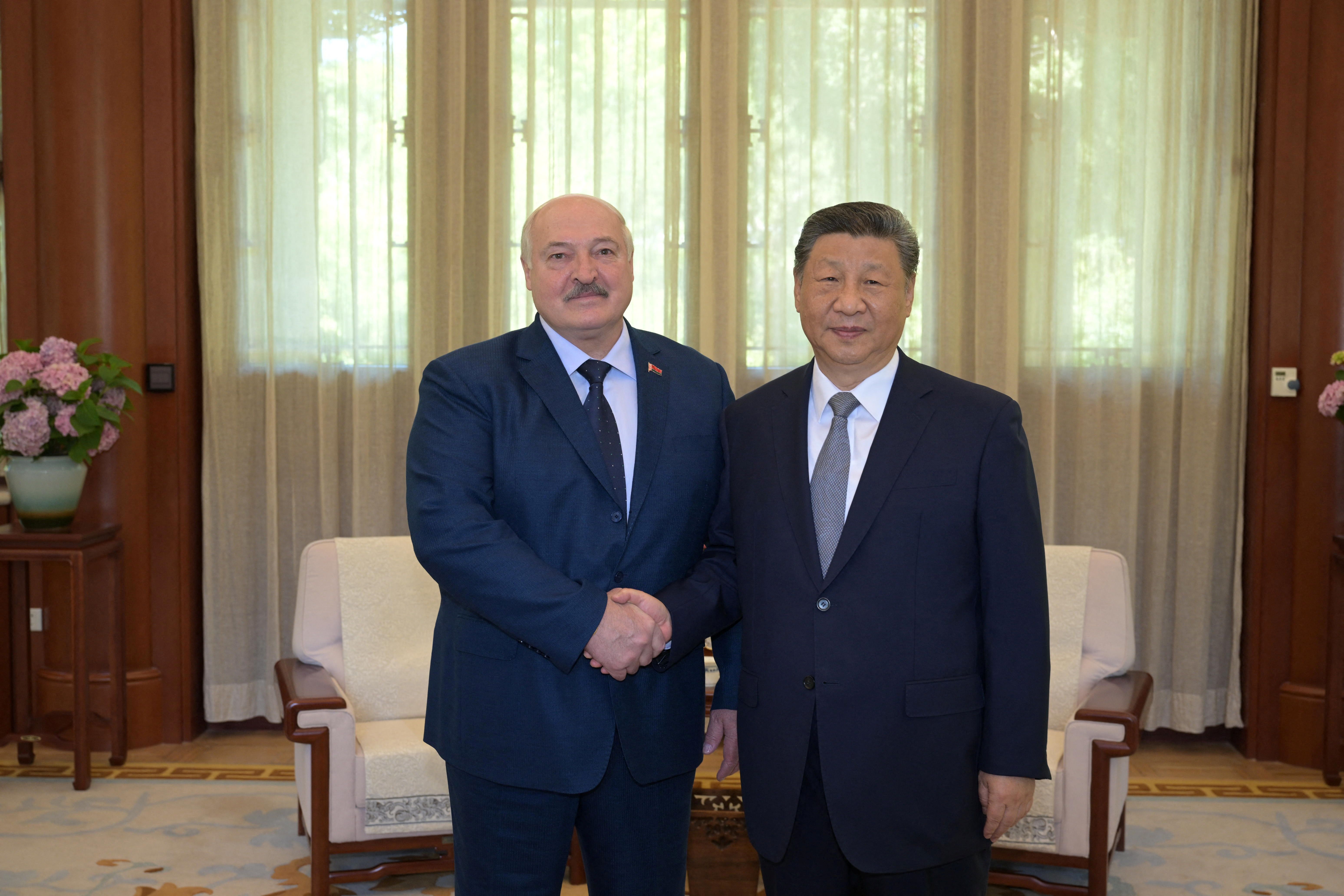 習近平低調會見盧卡申科　高規格變「家庭茶敘」引揣測