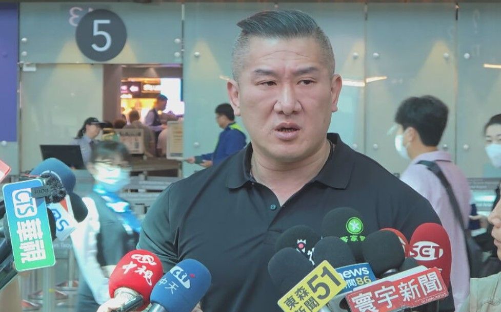 郭昱晴否認丈夫賺紅錢　館長怒：你們正當賺錢，我們就是舔共