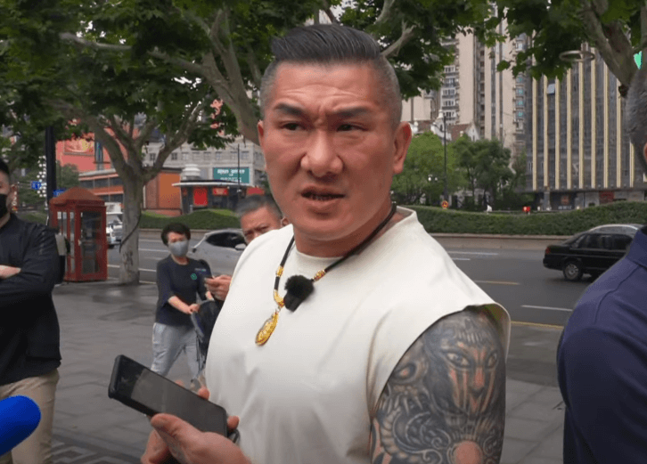 館長上海行不到1天斗內破30萬 被問「哪國人」愣回一堆沒答案