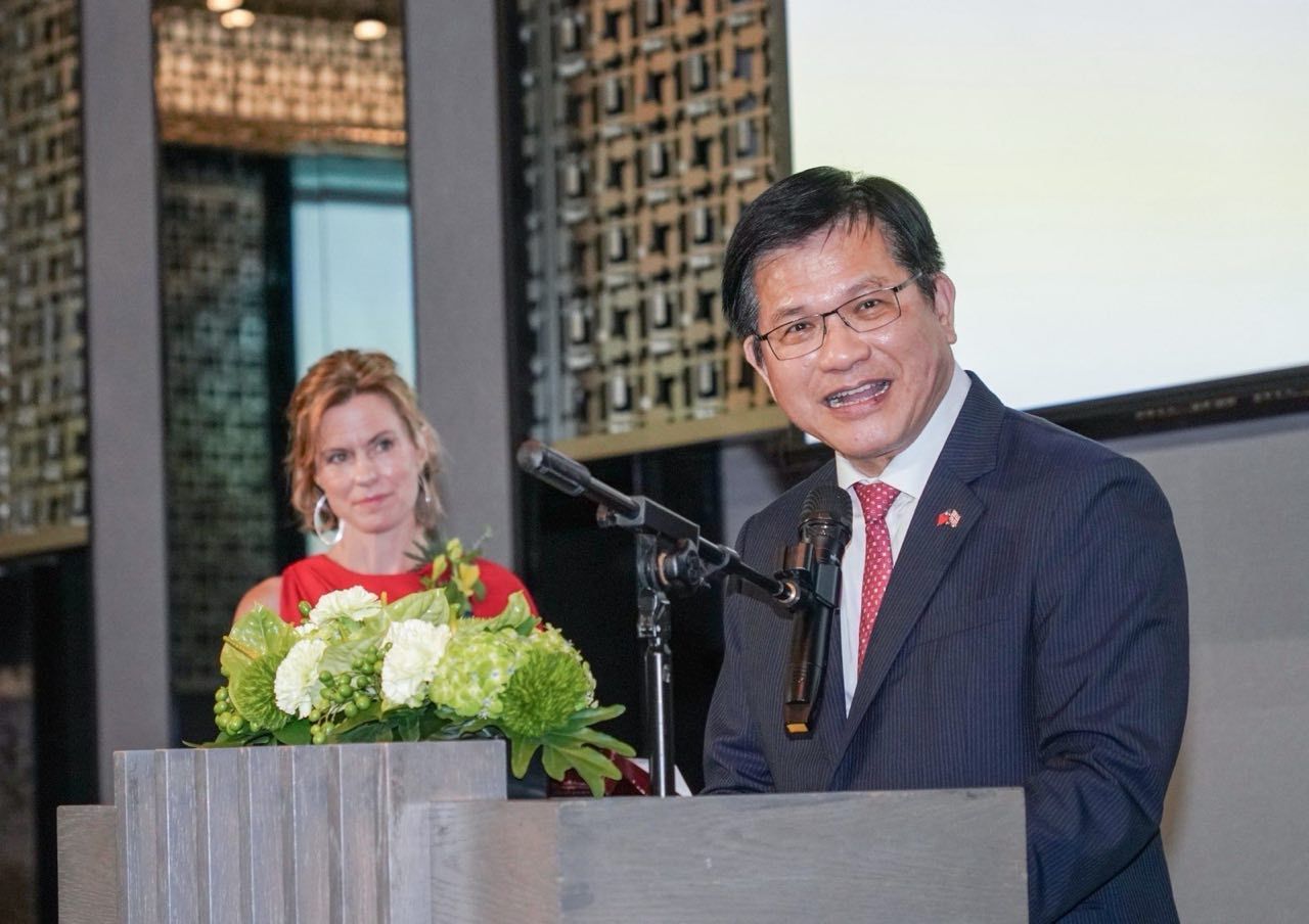 林佳龍於英王華誕慶祝晚會致詞。（外交部提供）